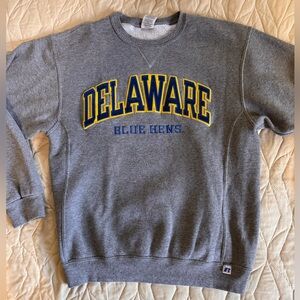 University of Delaware Blue Hens embroidered sweatshirt -size M